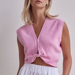 Runway Scout lilac pink ribbed knit twist cropped tank - Size S